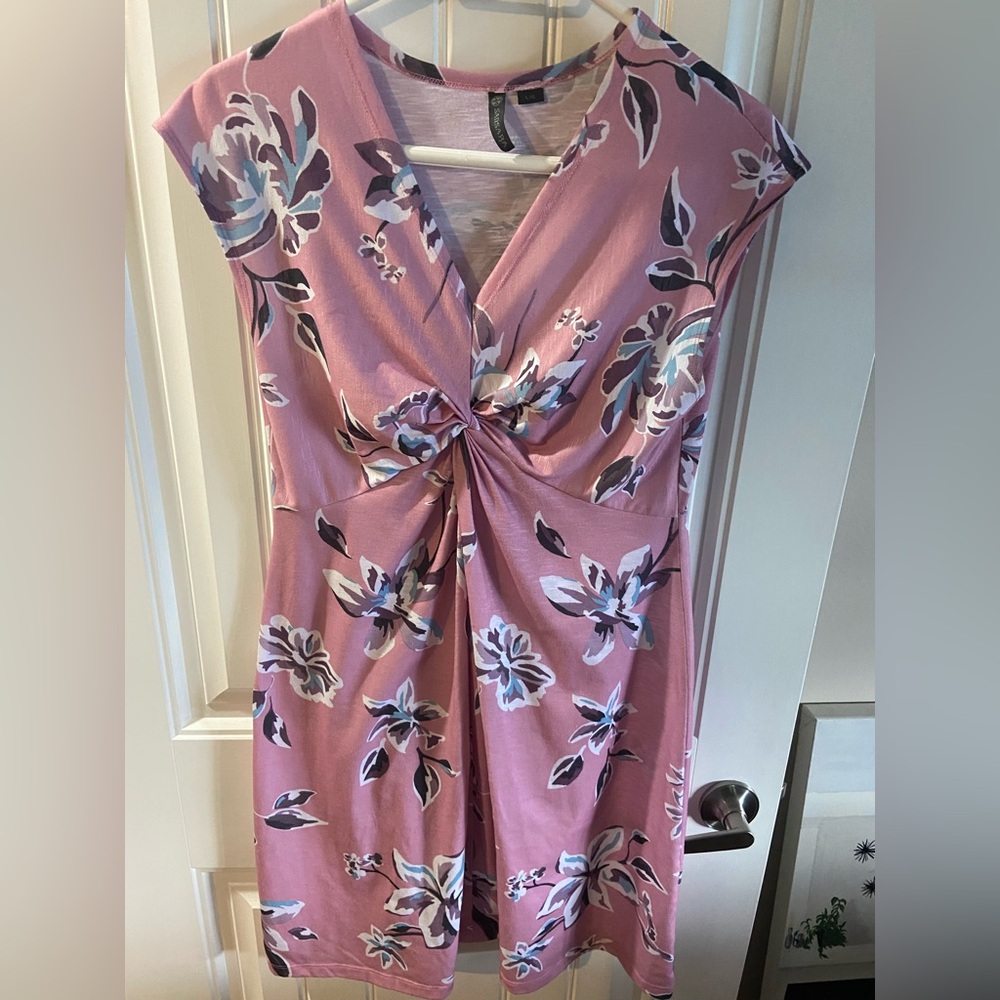 Sansara Floral Pink Dress with Twist Front
Size large